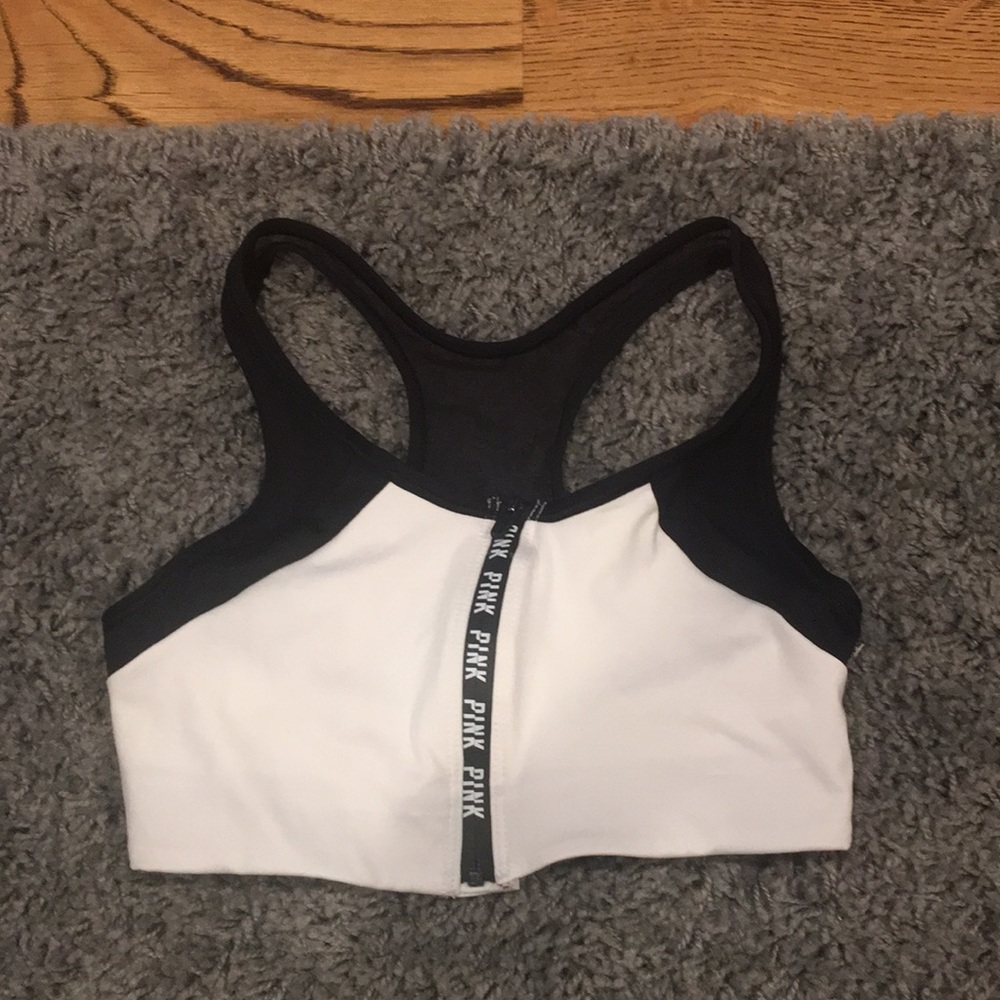 ⭕️SOLD⭕️Pink by Victoria’s Secret sports bra